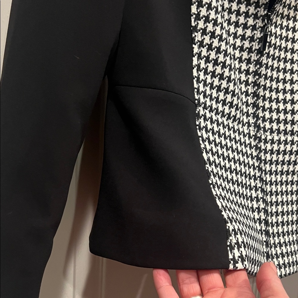 Tahari ASL Monochrome Houndstooth Blazer - Picture 6 of 8
